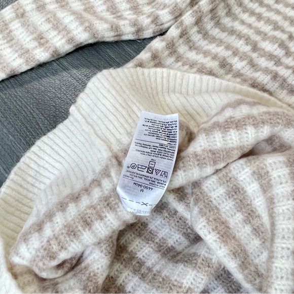 Banana republic wool stripe turtleneck sweater - Picture 5 of 5